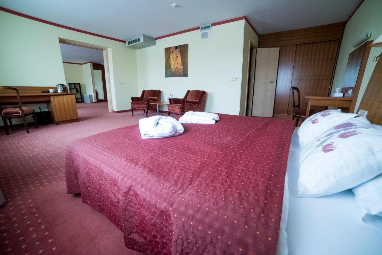 Hotel Tigra Priekuli Ngoại thất bức ảnh